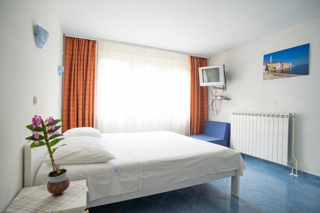 Apartments Nina Rovinj Exterior foto